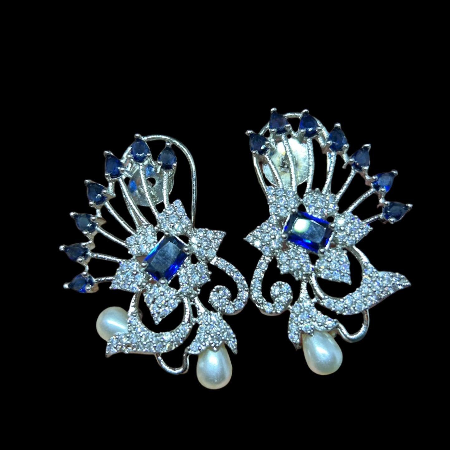 AD ear studs | earrings