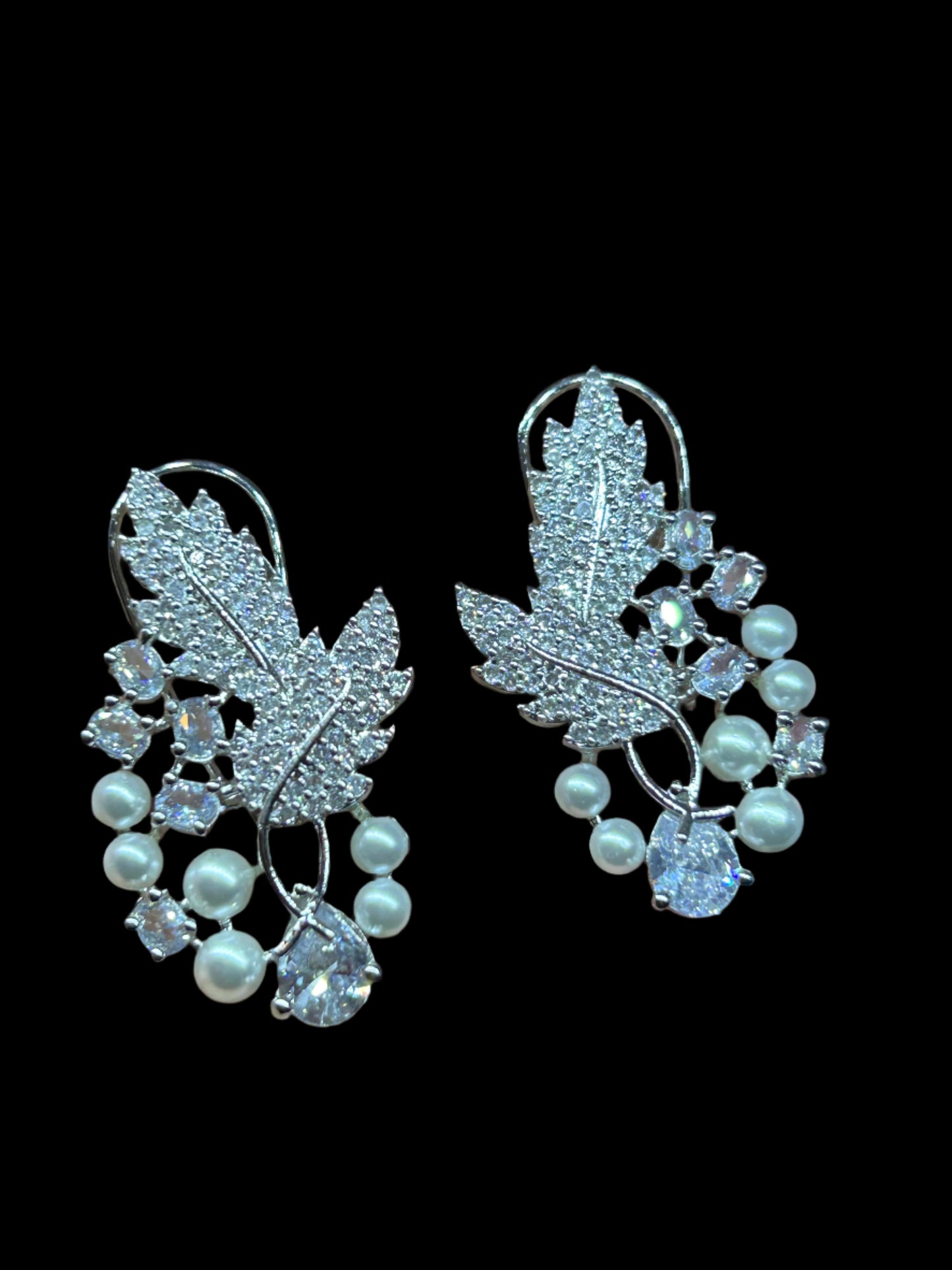 AD ear studs | earrings